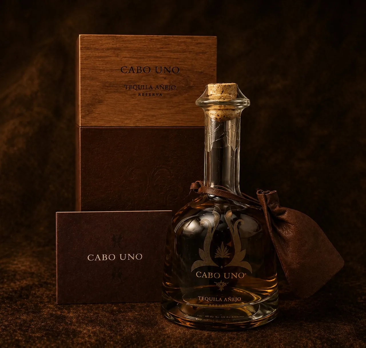 Estuche de piel bovina para Tequila Cabo Uno edición especial